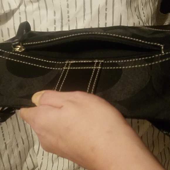 Gitana Black Shoulder Bag w/ Belt Buckle snap button front w/ zipper - Picture 9 of 12